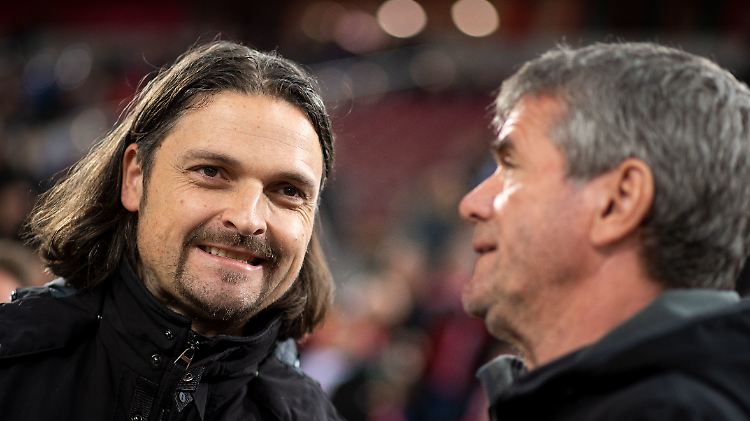 Sportvorstand Pfannenstiel und Trainer Funkel hochzufrieden: Fortuna Düsseldorf hat mit dem Abstieg in dieser Saison nichts zu tun.