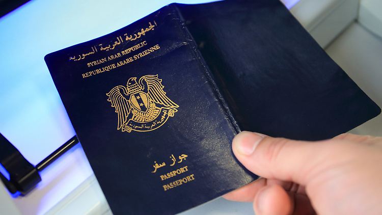 Bisher hat das Auswärtige Amt keine Neubewertung der Konfliktlage in Syrien bekanntgegeben.