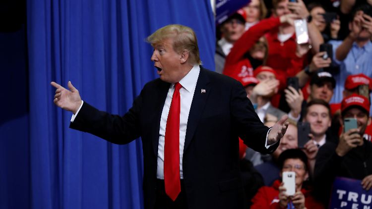 Demonstrativ trat Trump parallel zum traditionellen Korrespondentendinner vor Anhängern in Wisconsin auf.