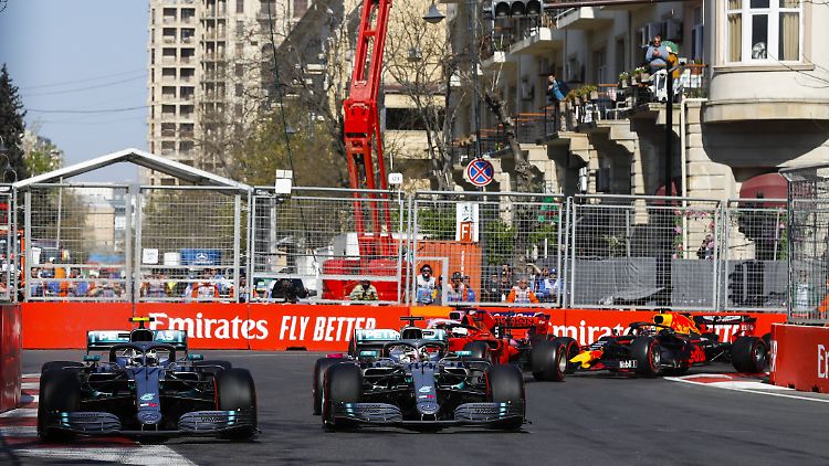 Ferrari kann gegen die schnellen Silberpfeile wieder nicht gewinnen.