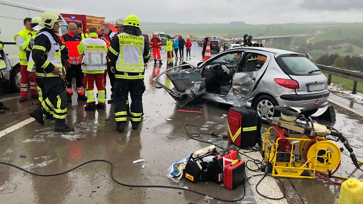 Glätte sorgte für mehrere Massenunfälle.