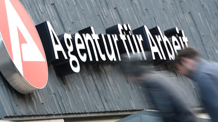 In Deutschland beträgt die Arbeitslosenquote derzeit 4,9 Prozent.