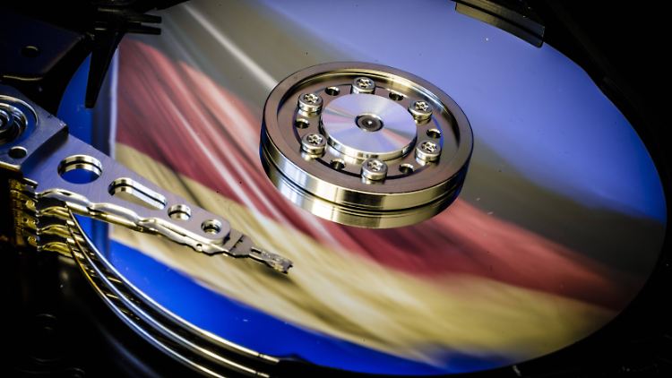 Die Hacker sollen bereits eine Website eingerichtet haben, um das gestohlene Material im Netz zu veröffentlichen.