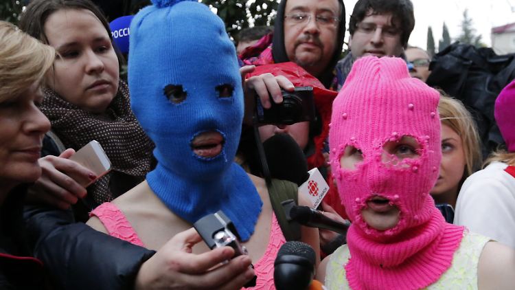 Die gestrickten Masken sind ein Markenzeichen der Politaktivisten von Pussy Riot.