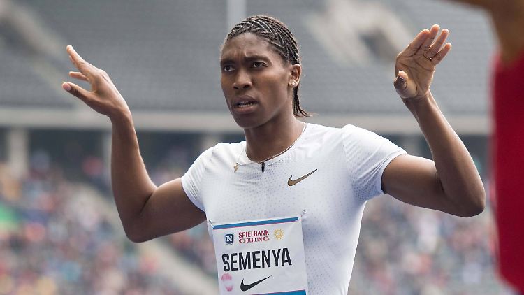Olympiasiegerin Caster Semenya hat im Kampf gegen Testosteron-Limits für Mittelstreckenläuferinnen mit intersexuellen Anlagen eine juristische Niederlage erlitten.