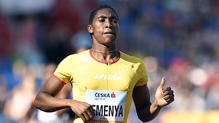 Die Läuferin Caster Semenya hat einen zu hohen Testosteronspiegel - und darf nach dem Urteil des Sportgerichtshofes nun nicht mehr als Frau starten.