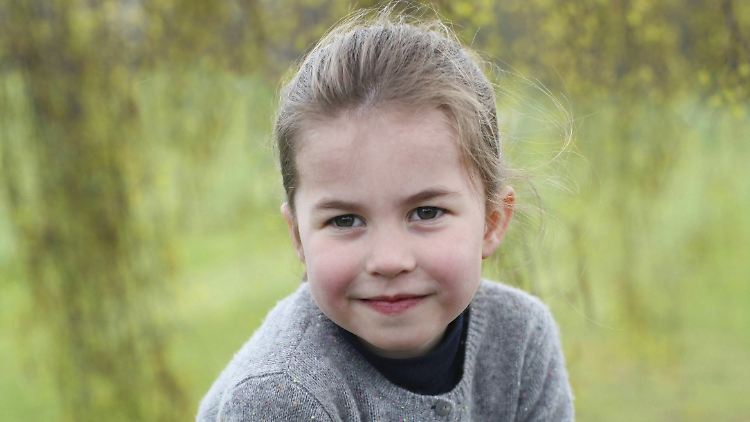 Die Fotos von Charlotte wurde von Herzogin Kate im Garten ihres Landsitzes Anmer Hall aufgenommen.