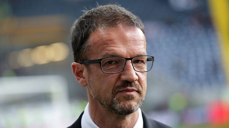 "Man muss zu einer Sache stehen": Fredi Bobic kritisiert den FC Bayern.