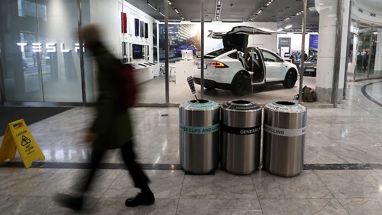 Veränderungen in der Weltnachfrage: E-Autobauer wie Tesla benötigen spezielle Rohstoffe.