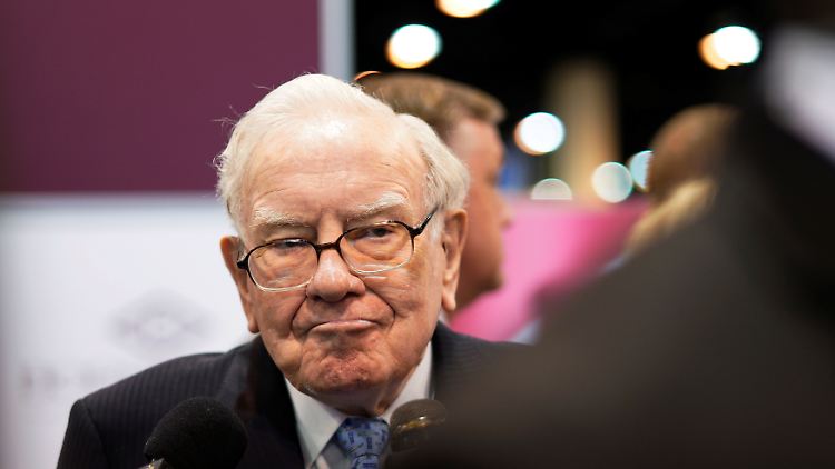 Amazon-Aktien hatte er bislang keine. Das ärgerte Investorenlegende Warren Buffett.