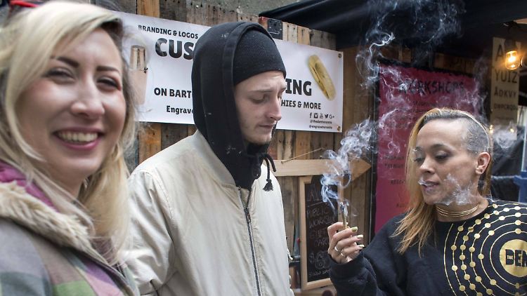 Die neue Freiheit nutzen viele Kanadier, um zum ersten Mal Cannabis zu konsumieren.
