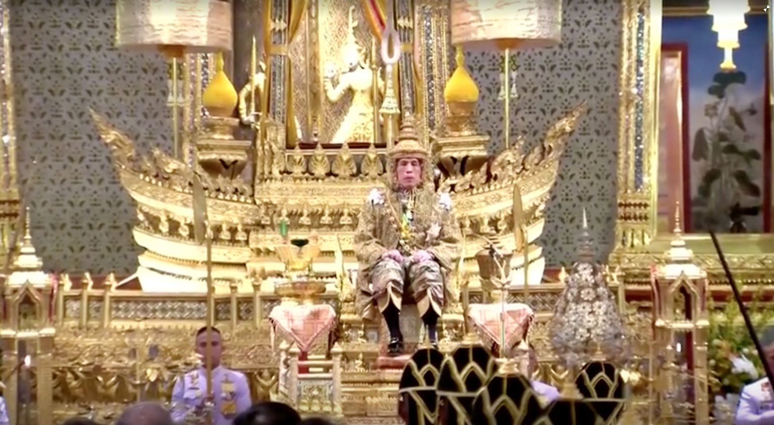 In einer prunkvollen Zeremonie ist Maha Vajiralongkorn, der auch den Namen Rama X trägt, zum König von Thailand gekrönt worden. 