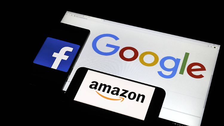 Sie besitzen eine Vormachtstellung in ihren jeweiligen Branchenzweigen: die Suchmaschine Google, das soziale Netzwerk Facebook und der Online-Händler Amazon.