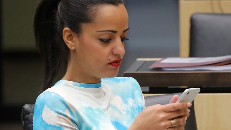 Die Berliner Staatssekretärin Sawsan Chebli muss derzeit ohne Twitter auskommen.