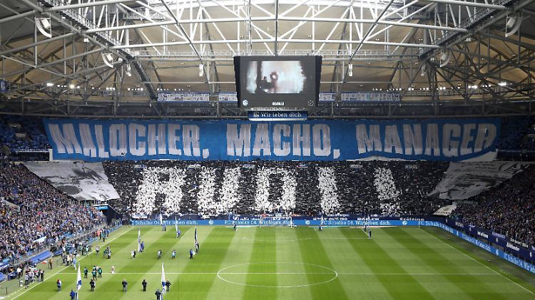 Immerhin: Die Choreo für Rudi Assauer war überragend. Aber die Fans sind beim FC Schalke 04 auch nicht das Problem.