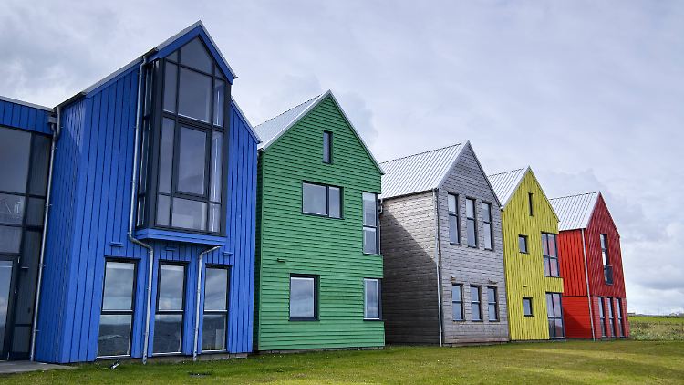 Vielerorts bestimmen Kommunen in einer Gestaltungssatzung Details zu Werkstoffen und Farben.
