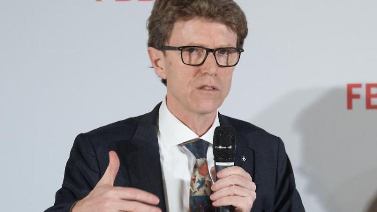 BER-Chef Lütke Daldrup hat den Termin noch nicht offiziell infrage gestellt.