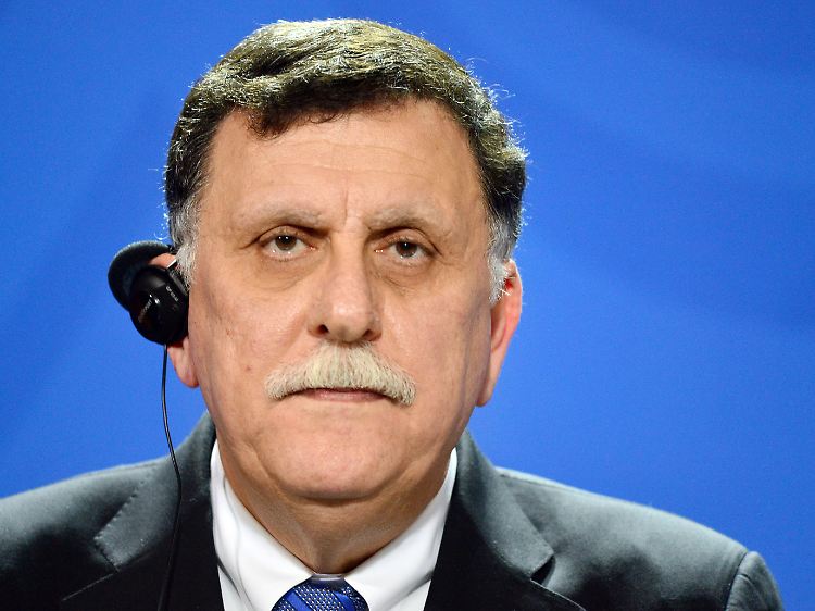 Am Abend treffen sich Libyens Regierungschef Sarradsch und Kanzlerin Merkel zu Gesprächen in Berlin.