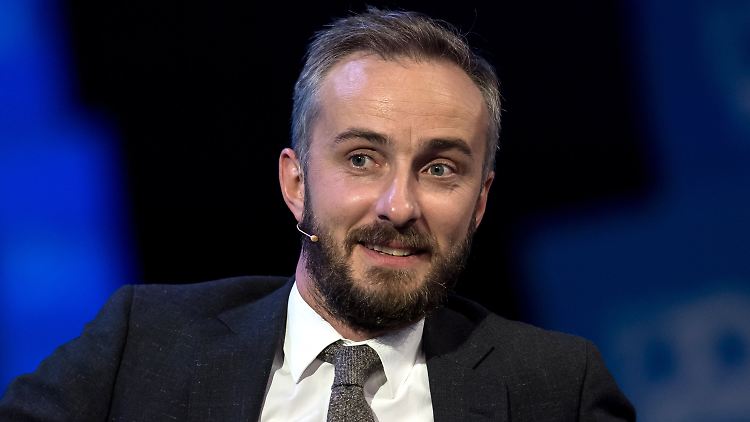 Böhmermann nahm im ORF-Interview auch ein Zitat des Schriftstellers Thomas Bernhard auf, der die Österreicher einst als "sechseinhalb Millionen Debile" bezeichnet hatte. Böhmermann sagte, mittlerweile seien es acht Millionen.