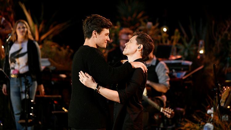 Paddy Kelly (r.) ist in diesem Jahr Gastgeber und empfängt unter anderem Teenieschwarm Wincent Weiss (l.).