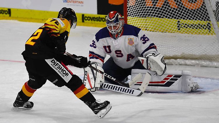 NHL-Stürmer Dominik Kahun erzielte für eine starke deutsche Mannschaft das 2:1 gegen das hochkarätig besetzte US-Team.