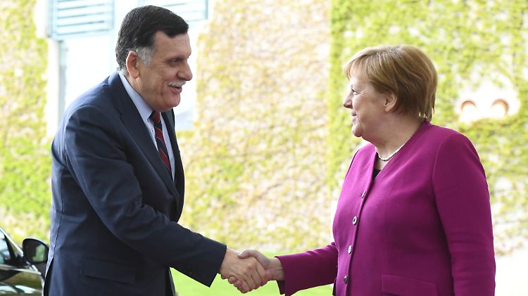 Kanzlerin Merkel tauschte sich mit dem Vorsitzendes des libyschen Präsidialrats, Sarrasch, aus.