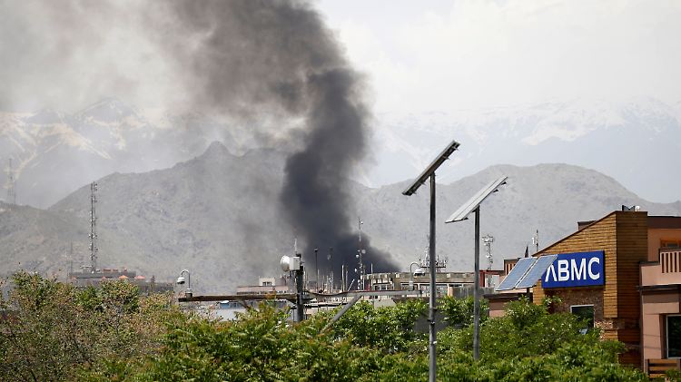 Dunkle Rauchwolken waren über Kabul zu sehen.