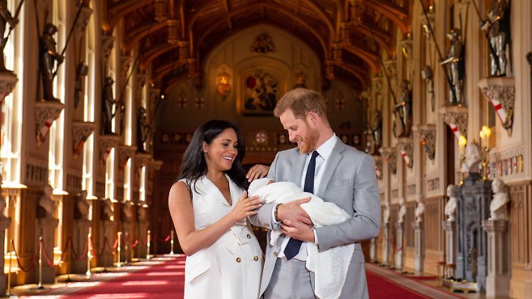 Royal-Fans können vom neuen Baby von Herzogin Meghan und Prinz Harry einfach nicht genug kriegen.