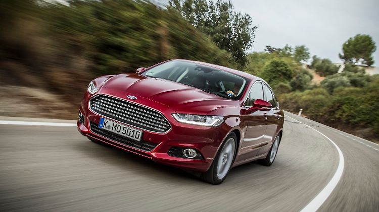 Der Ford Mondeo überragt die Konkurrenz, bietet aber im Innenraum nicht zwingend mehr Platz.