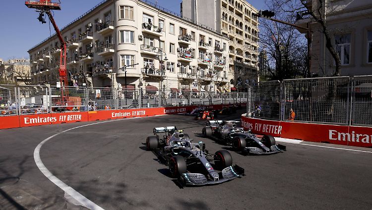 "Wir wollen, dass sie Löwen im Auto sind, also kann man nicht das Verhalten von Schafen erwarten", sagt Mercedes-Teamchef Toto Wolff über seine Piloten Valtteri Bottas und Lewis Hamilton.