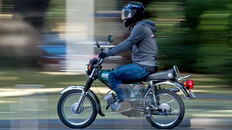 Der Moped-Führerschein ab 15 soll Jugendliche im ländlichen Raum mobiler machen.