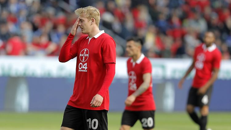 Julian Brandt und seine Leverkusener ließen gegen Schalke wichtige Punkte im Kampf um die Champions League.