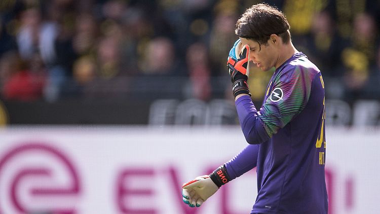 Marwin Hitz leistete sich einen schweren Patzer und verursachte einen Elfmeter - beides blieb zum Glück für den BVB folgenlos.