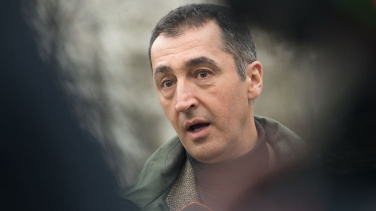 Der "Wahlbetrüger Erdogan" müsse spüren, dass sein Handeln und das seiner Gefolgsleute Konsequenzen nach sich ziehe, so Özdemir.