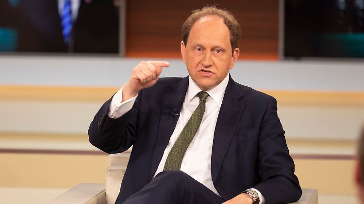 Alexander Graf Lambsdorff hält im Atom-Streit mit dem Iran eine weitere Eskalation für möglich.