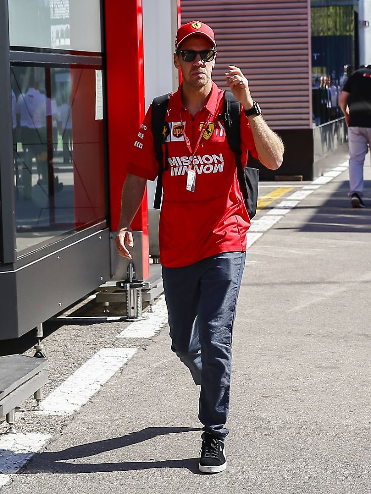 "Wir sind nicht schnell genug, das ist ganz einfach erklärt", sagte Sebastian Vettel: "Leider ist es aber überhaupt nicht einfach zu lösen."