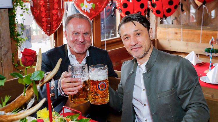 Bayern-Boss Karl-Heinz Rummenigge und sein leitender Angestellter: Beziehungsstatus: Es ist kompliziert.