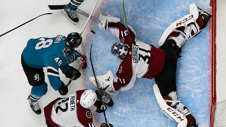 Philipp Grubauer ist "einer der besten der Welt" und hat "eine unglaubliche Qualität" - seine DEB-Mannschaftskollegen freuen sich bereits auf den Goalie.