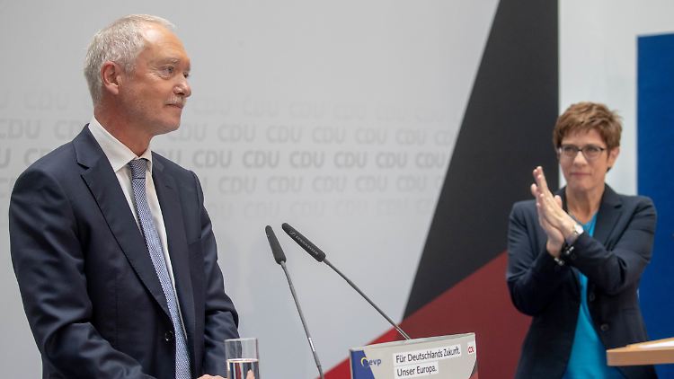 Kramp-Karrenbauer würdigte Schüler für seinen Einsatz für die CDU.