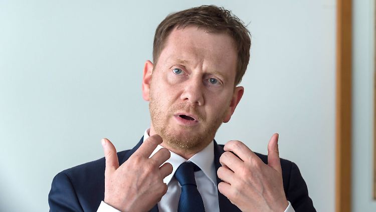 Michael Kretschmer vergleicht das "Zentrum für politische Schönheit" und die Identitäre Bewegung.