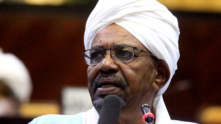 Angeklagt: Sudans gestürzter Machthaber Al-Baschir. 