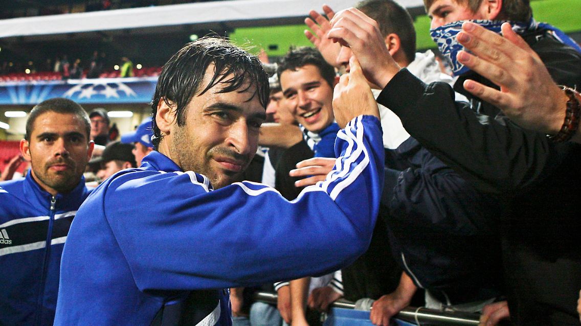 International läuft es rund: Raul und der FC Schalke 04.
