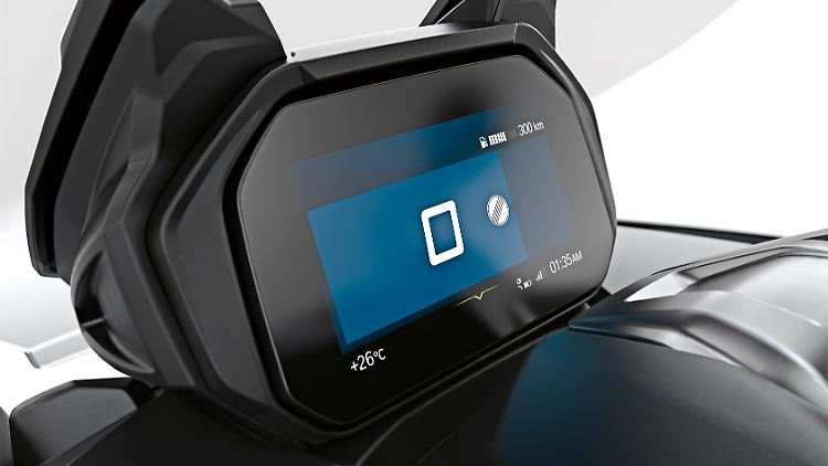 Das spiegelungsfreie 6,5-Zoll-TFT-Display für den BMW C 400 GT muss extra bezahlt werden.