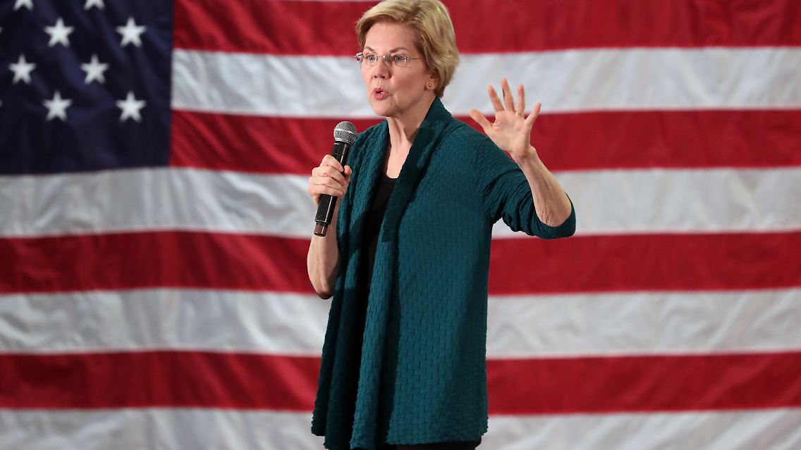 Seine härteste Konkurrentin ist Elizabeth Warren. Die Senatorin aus Massachusetts gehört zum linken Flügel der Demokraten. Sie arbeitete als Sonderberaterin für Finanzen unter Ex-Präsident Barack Obama und setzte das 700-Milliarden-Dollar-Hilfsprogramm der US-Regierung gegen die Folgen der Finanzkrise 2008 um. Aufsehen erregte die heute 70-Jährige mit ihren Vorschlägen, Facebook, Amazon und Google zu zerschlagen.
