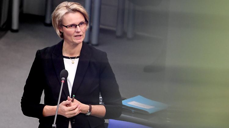 Anja Karliczek im Bundestag