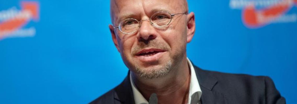 Andreas Kalbitz, Landesvorsitzender der AfD in Brandenburg, spricht bei einer Veranstaltung. Foto: Monika Skolimowska/Archivbild