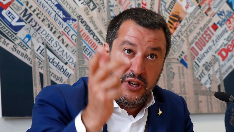 Salvini beim Treffen mit der Mailänder Auslandspresse.