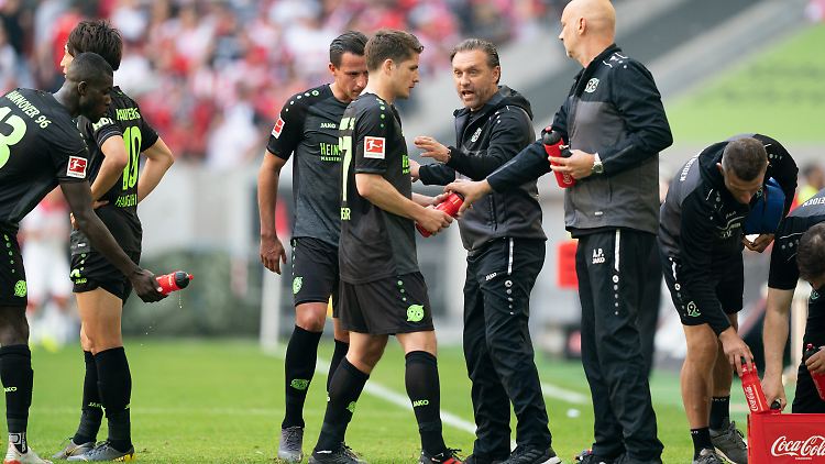 Alles Reden half nicht: Hannover 96 kann auswärts nicht einmal gewinnen.