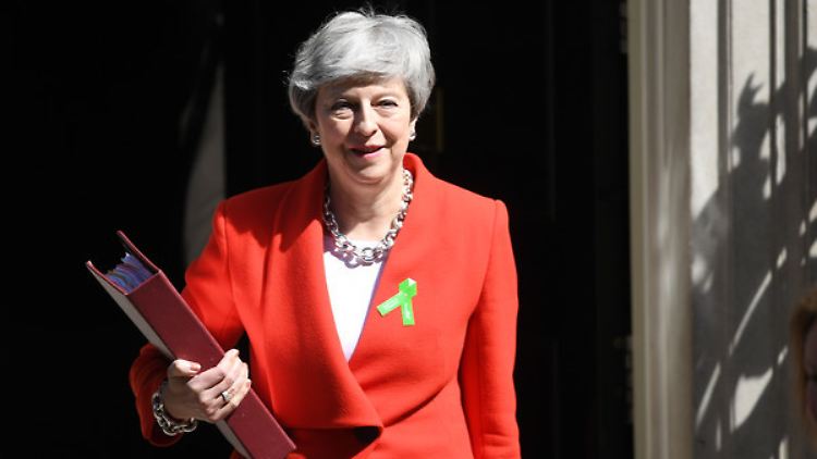 Will bis zum Brexit-Abschluss im Amt bleiben: Theresa May. 