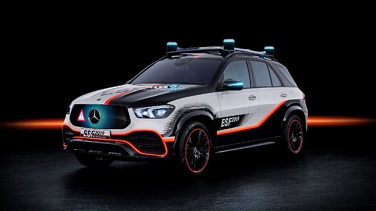 Das Forschungsfahrzeug von Mercedes ist - wen wundert es - ein SUV.